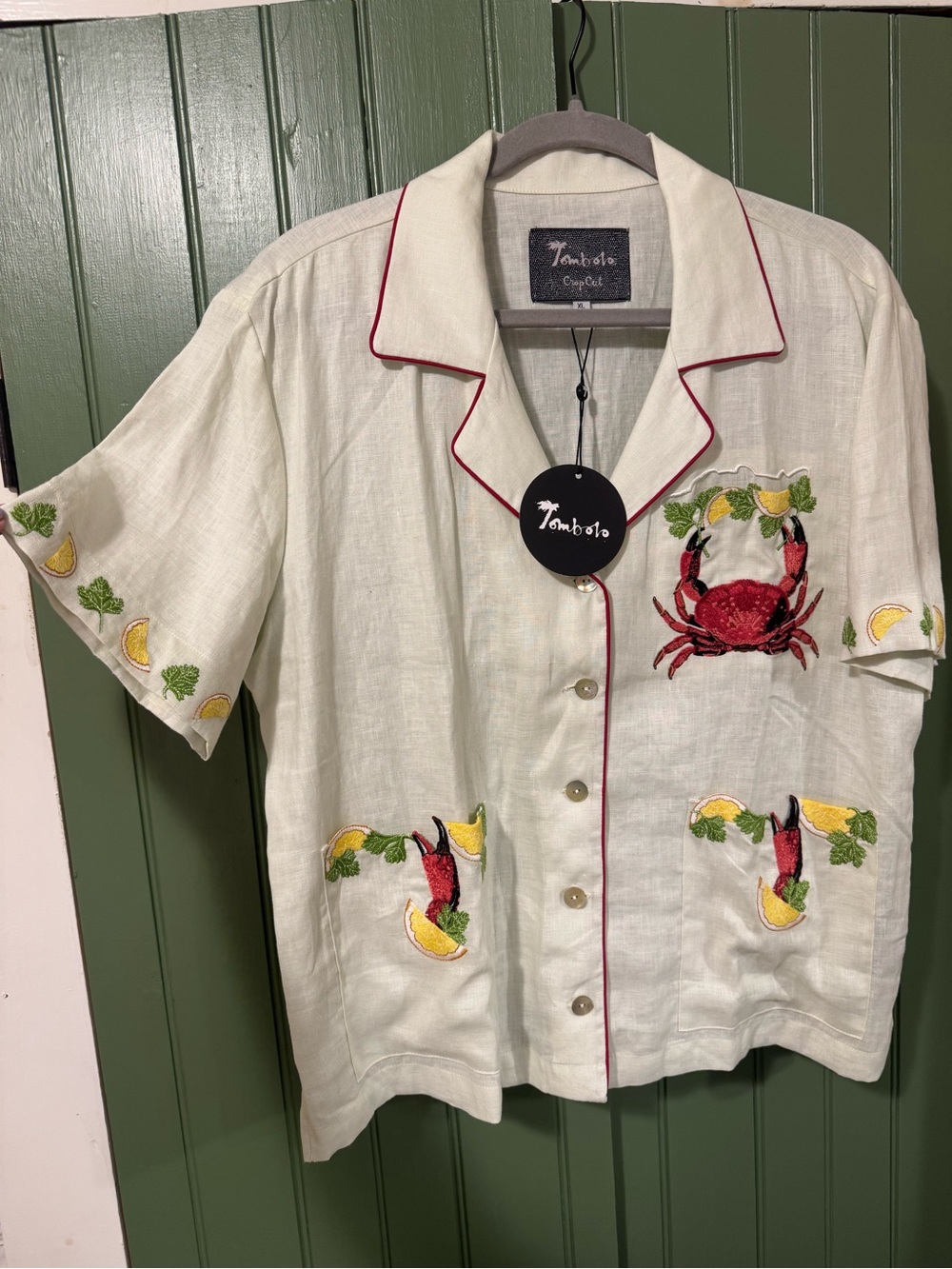 Tombolo Women’s Short-Sleeve Buttoned Shirt with Crab Legs & Lemon Embroidery - Picture 3 of 6